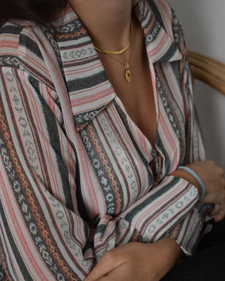 Alma - Blouse à nouer motifs 70s’